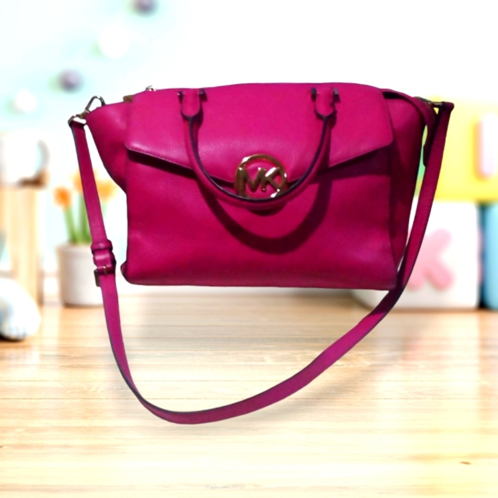 Michael kors Hot Pink leather bag. Guc